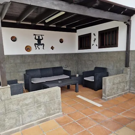 Lola Playa Blanca (Lanzarote)